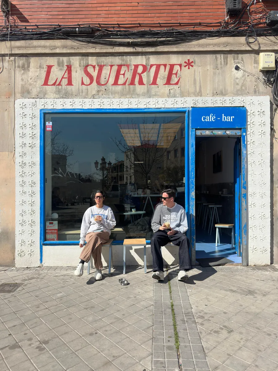 Terraza en la puerta de La Suerte